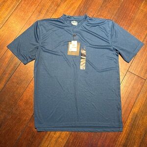 NWT Mountain Expeditions, men’s extra large athletic shirt